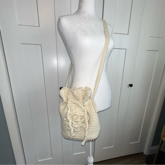 Handmade Crochet Cream Bucket Crossbody Bag with Faux Leather Bottom - Picture 2 of 9